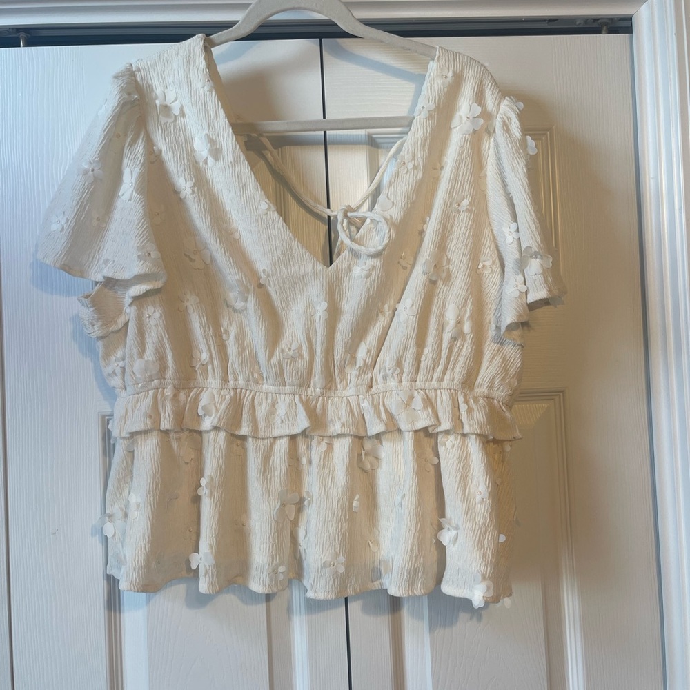 ARULA Cream Floral Textured Blouse